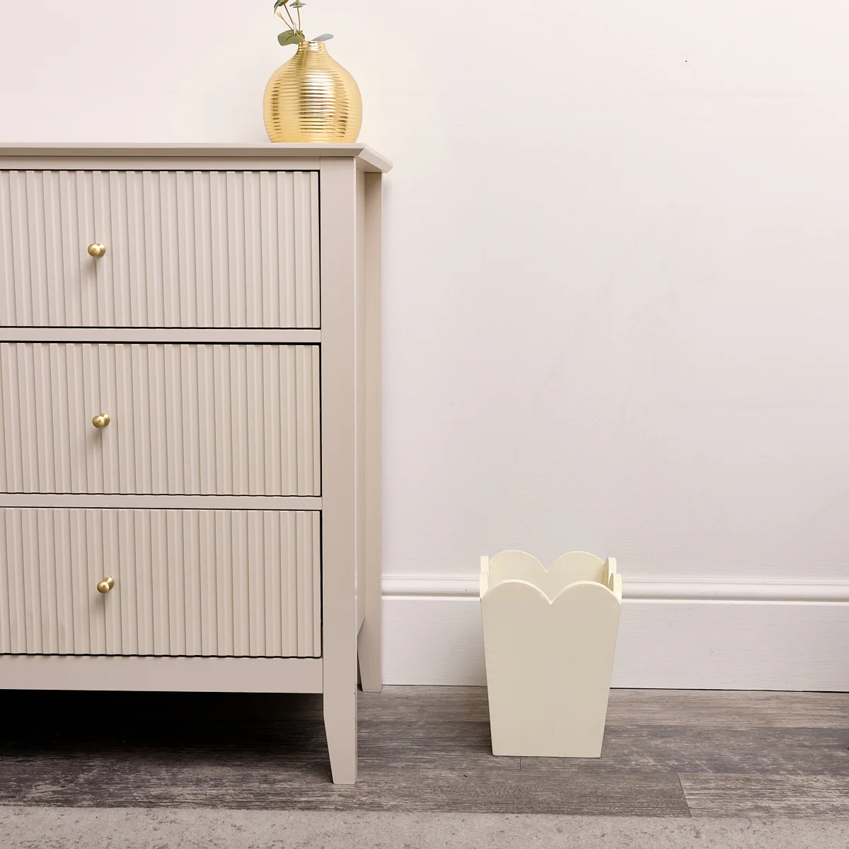 Cream Wooden Scalloped Edge Waste Paper Bin - Image 5