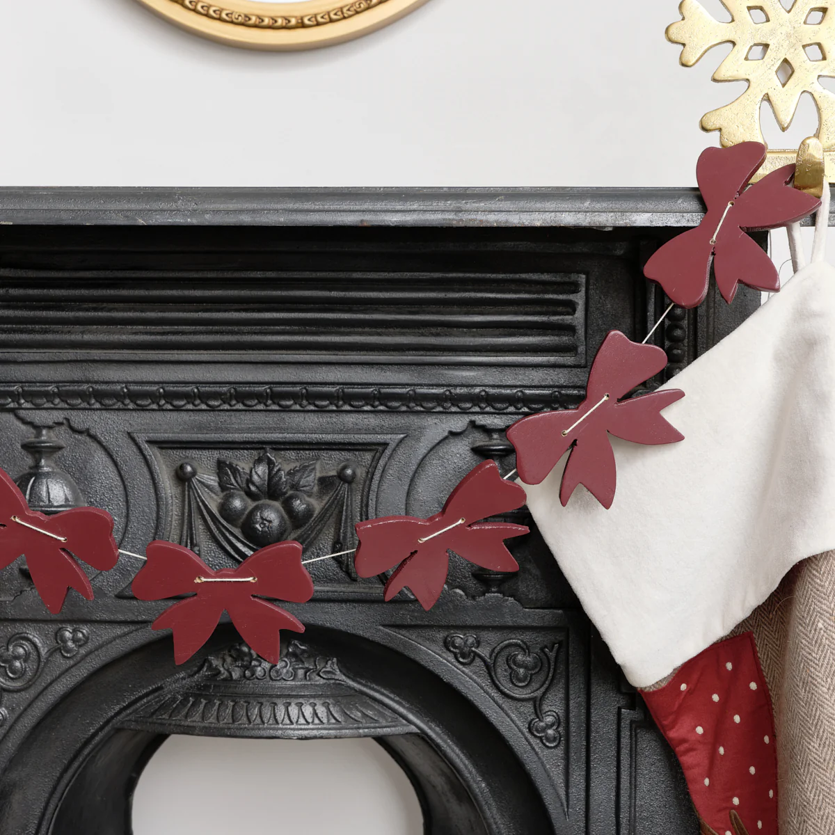 Distressed Dark Red Wooden Bow Garland - 120cm (1.2m / 47.2') - Image 3
