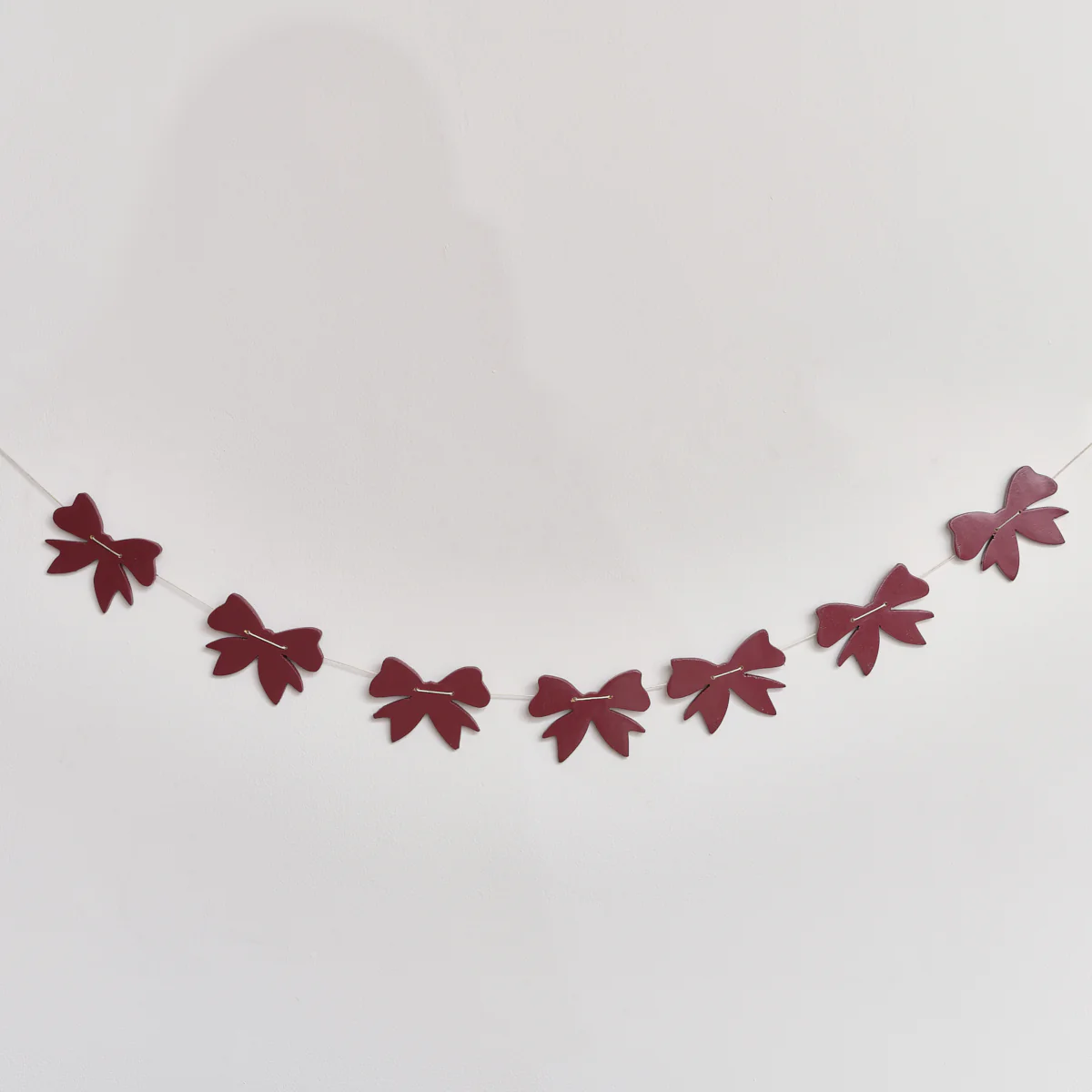 Distressed Dark Red Wooden Bow Garland - 120cm (1.2m / 47.2') - Image 4