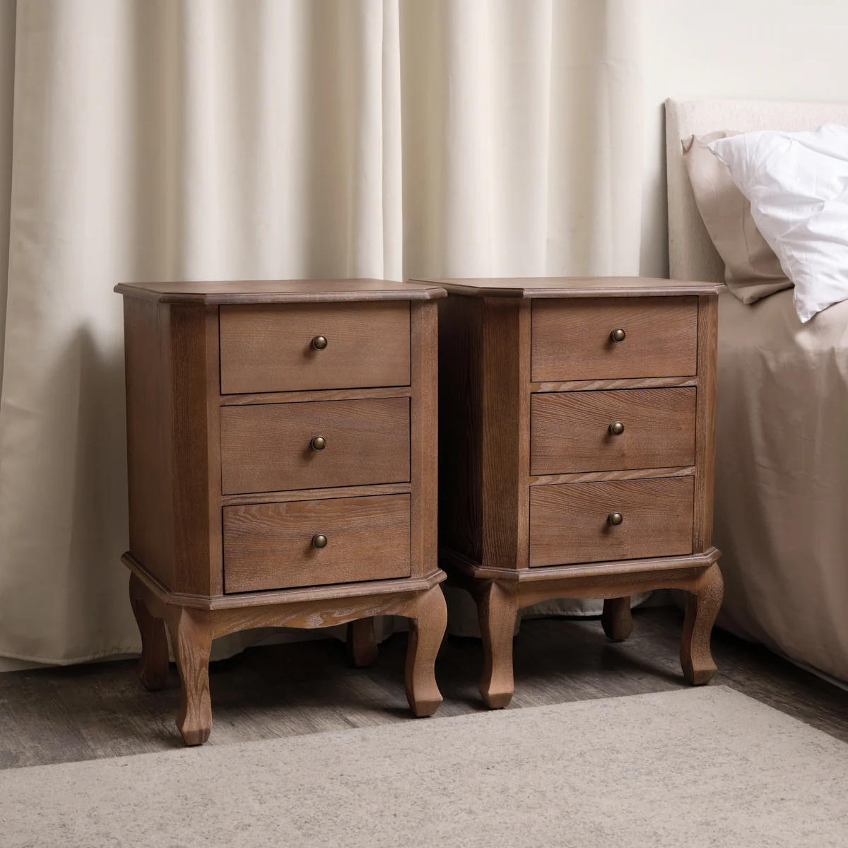 Dressing Table Set, Chest of 4 Drawers & Pair of Bedside Tables - Ashwell Range - Image 4
