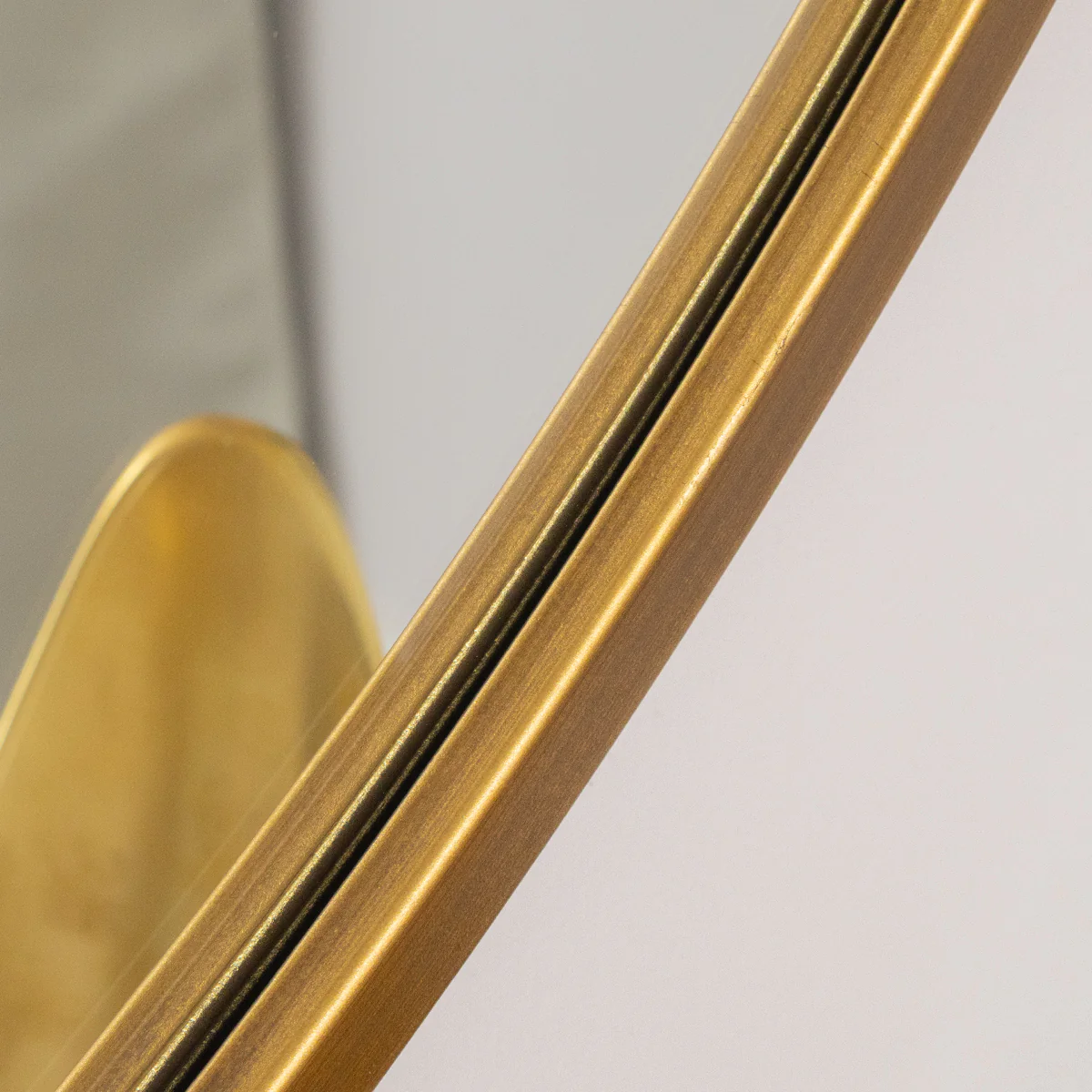 Extra Large Round Gold Wall Mirror 120cm x 120cm (1.2 M x 1.2 M) - Image 5