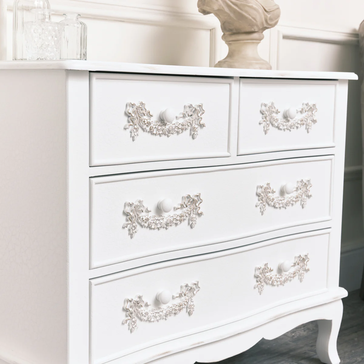 Antique White 4 Drawer Chest of Drawers - Pays Blanc Range - Image 4