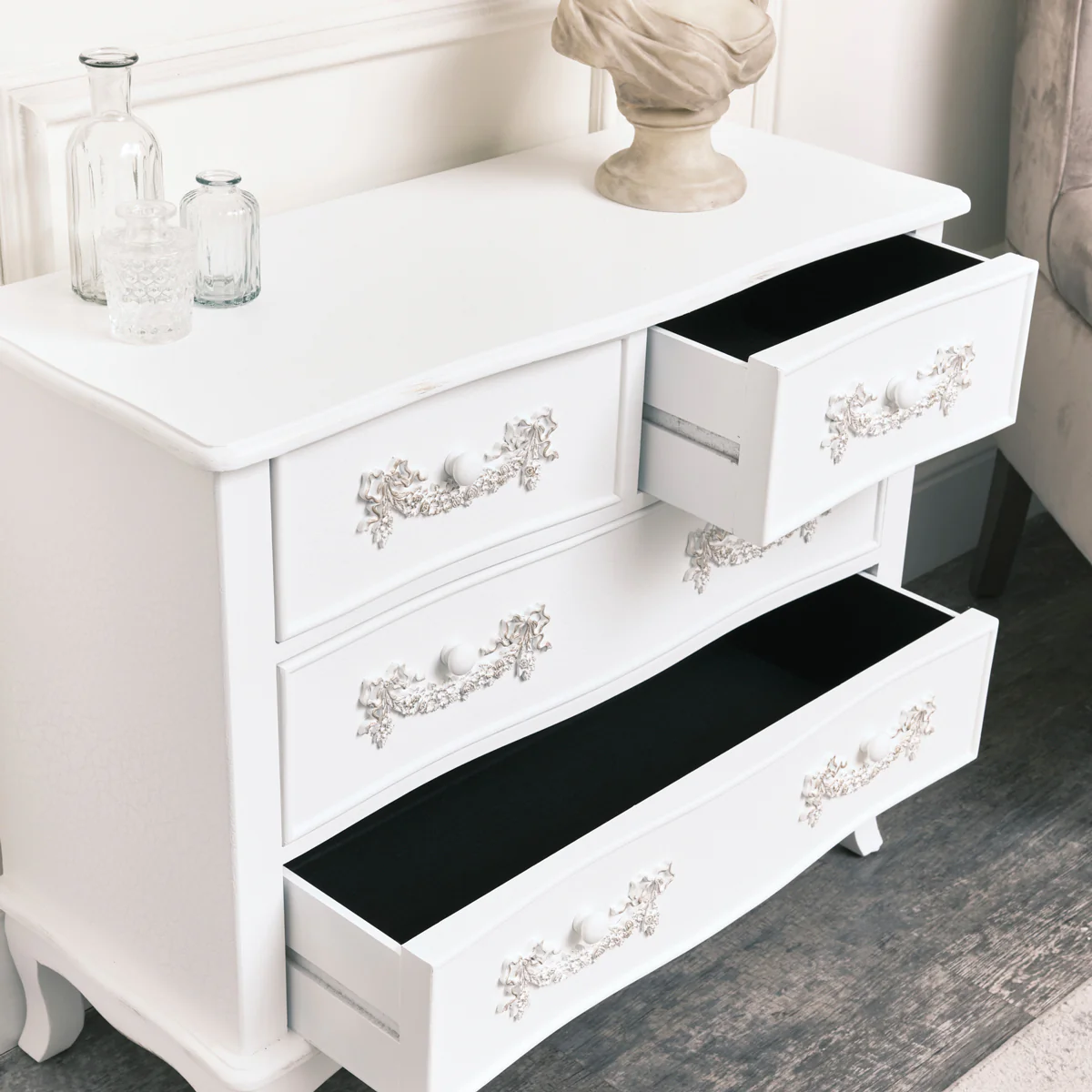 Antique White 4 Drawer Chest of Drawers - Pays Blanc Range - Image 7
