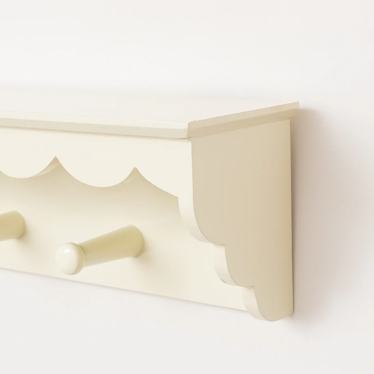 Ivory Painted Scalloped Edge Coat Peg Rail Hooks with Shelf - 80cm - Image 3