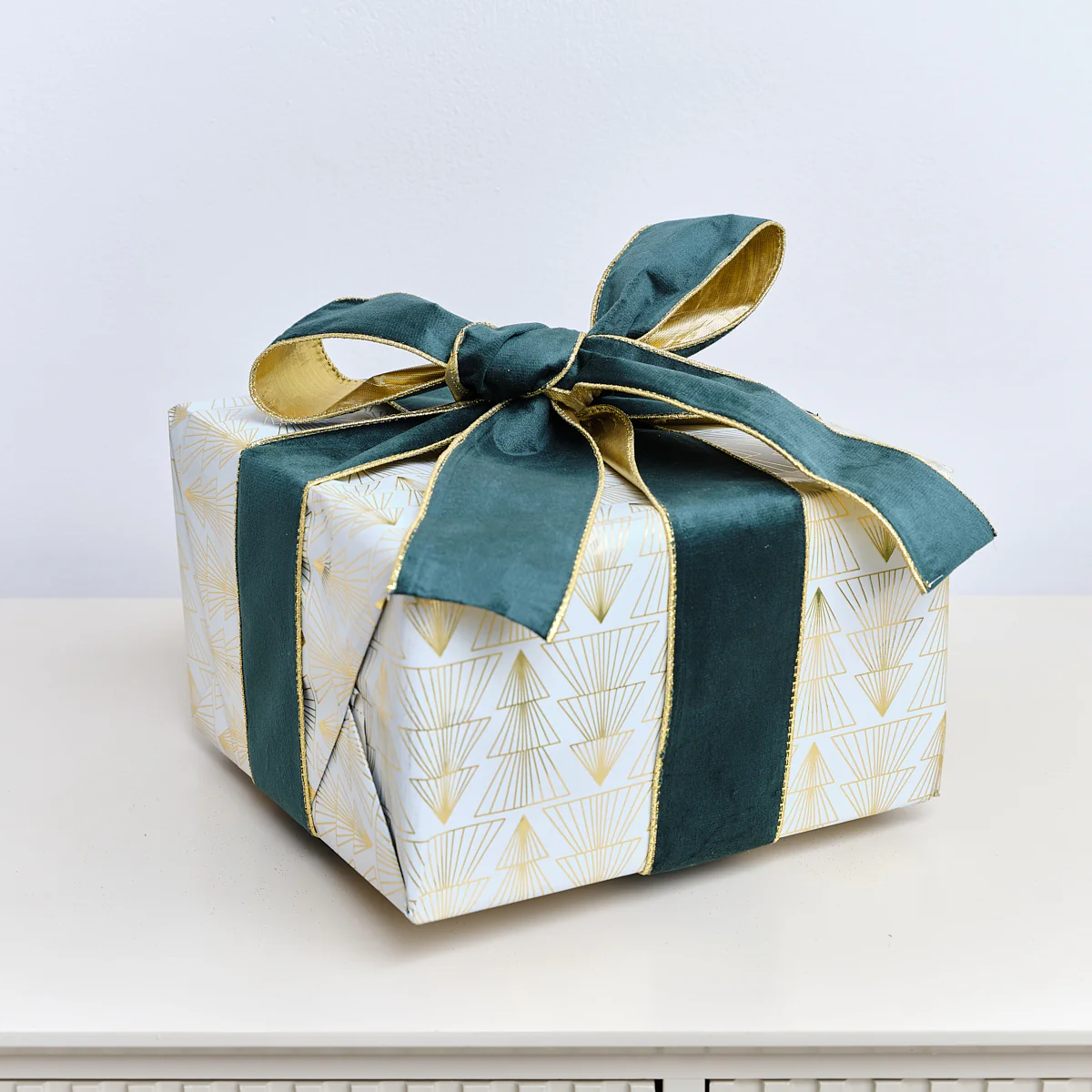 Large Green & Gold Velvet Wired Ribbon Garland - 270cm (2.7m / 106.3')