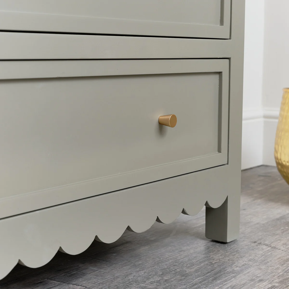 Large Scalloped 3 Drawer Chest of Drawers - Staunton Taupe Range - Damaged Seconds - Image 9
