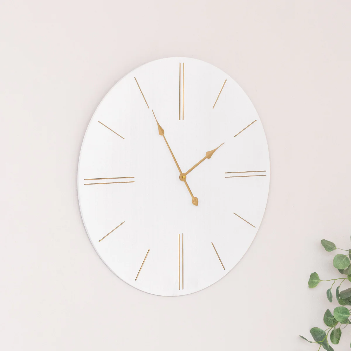 Large White Wooden Grain & Gold Detailed Wall Clock - 70cm x 70cm - Image 3