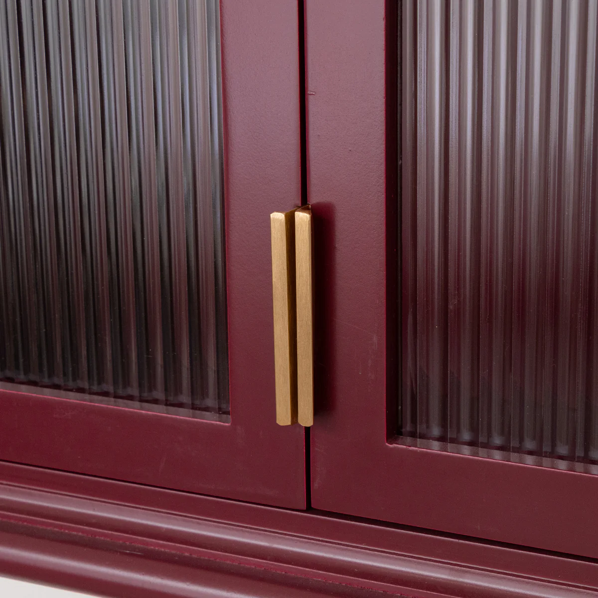 Mulberry Red Reeded Glass Wall Cabinet - Image 3