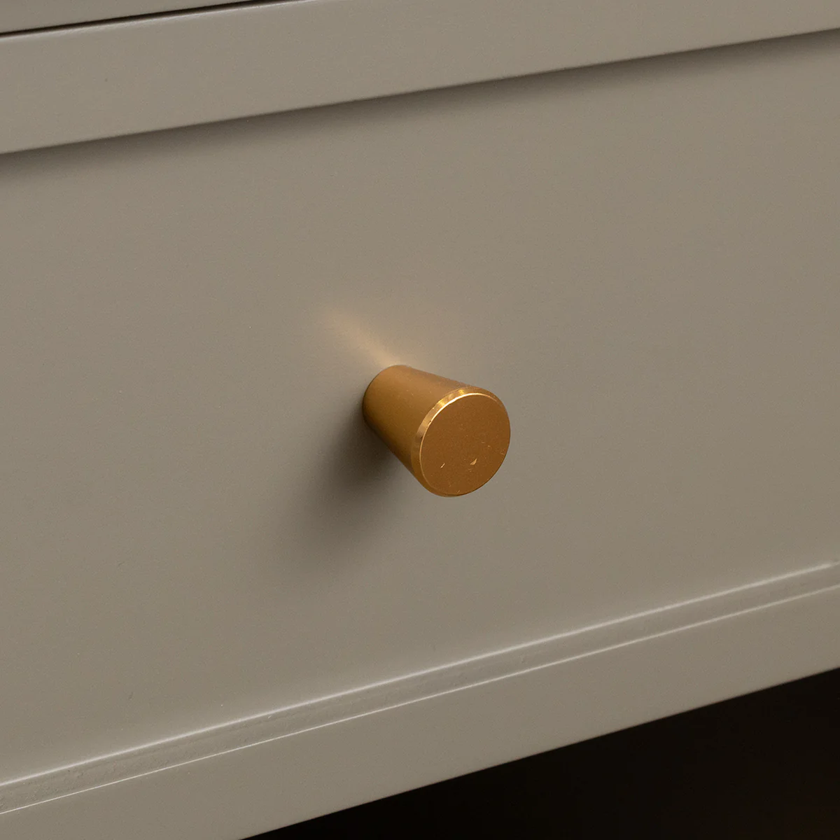 One Drawer Scalloped Bedside Table - Staunton Taupe Range - Image 4