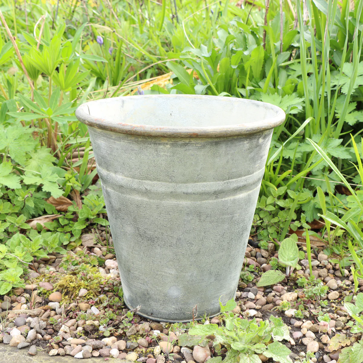 Small Rustic Grey Metal Bucket Planter Pot - 23cm - Image 3