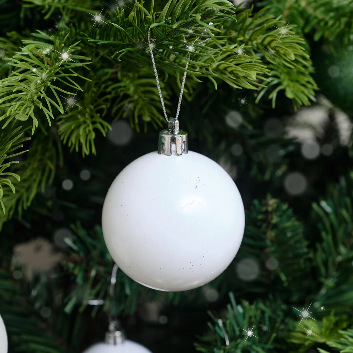 Set of 10 Mixed Glitter White and Silver Baubles - 6cm - Image 3