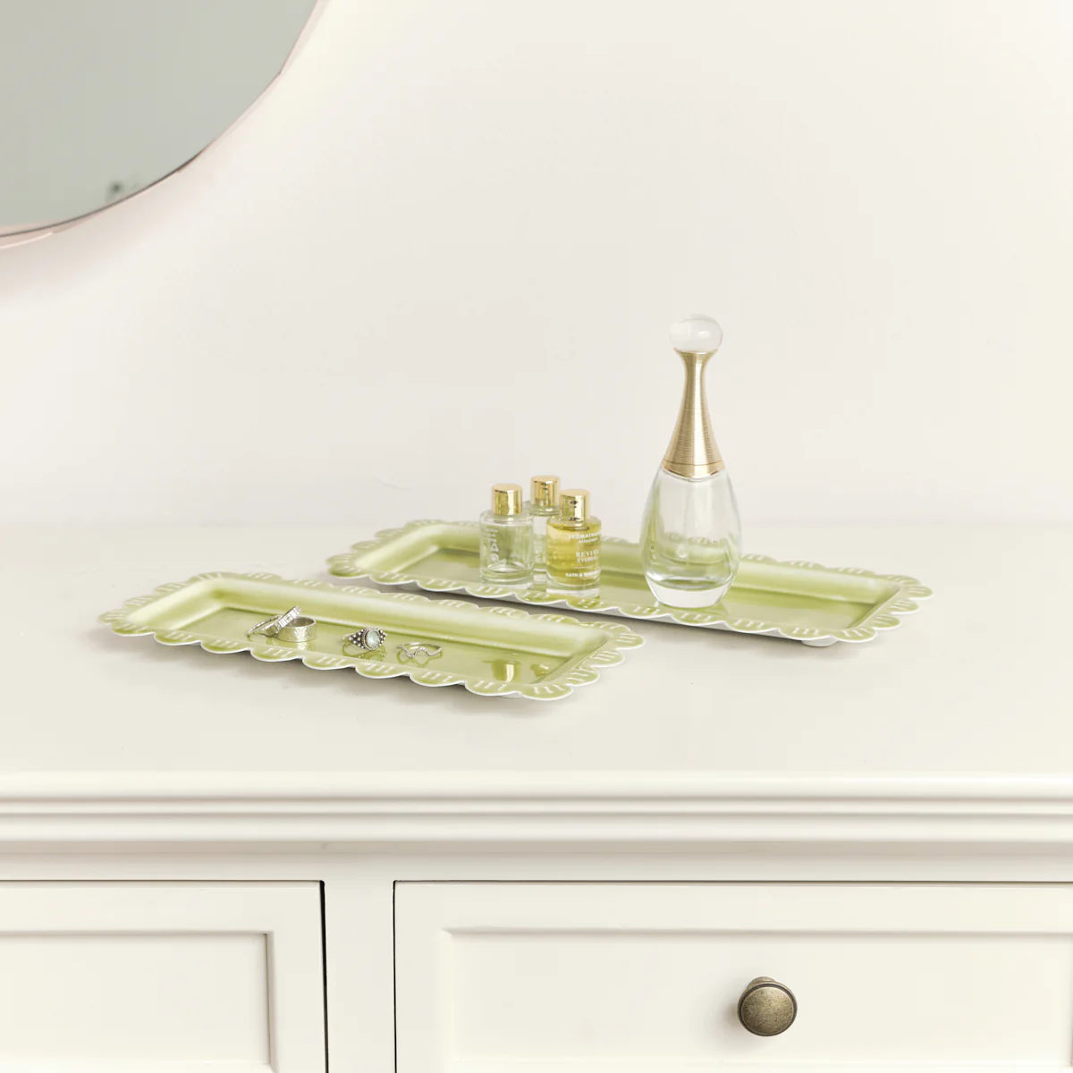 Set of 2 Green Enamel Embossed Scalloped Trays - Image 4