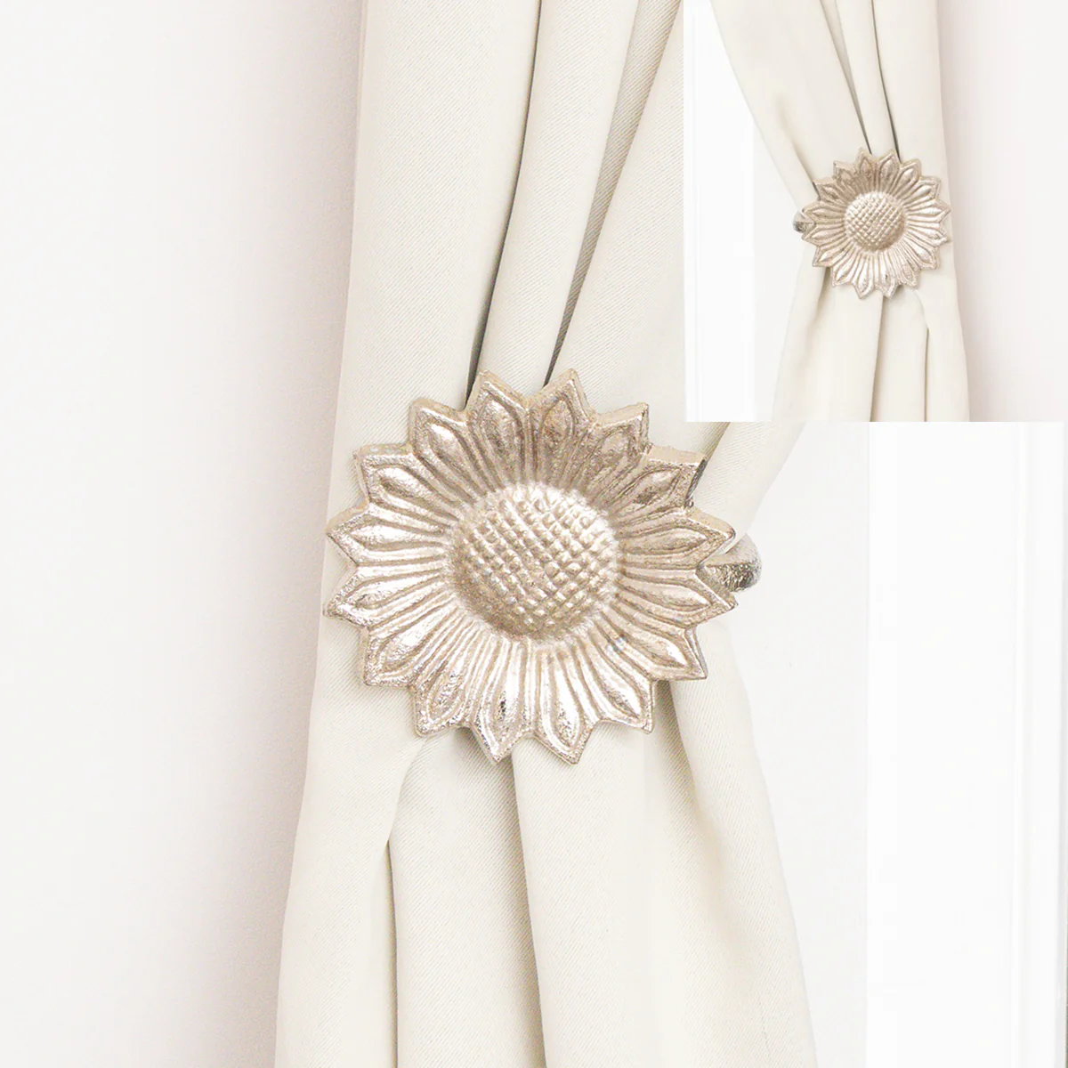 Set of 2 Silver Metal Sunflower Wall Mounted Tie Backs