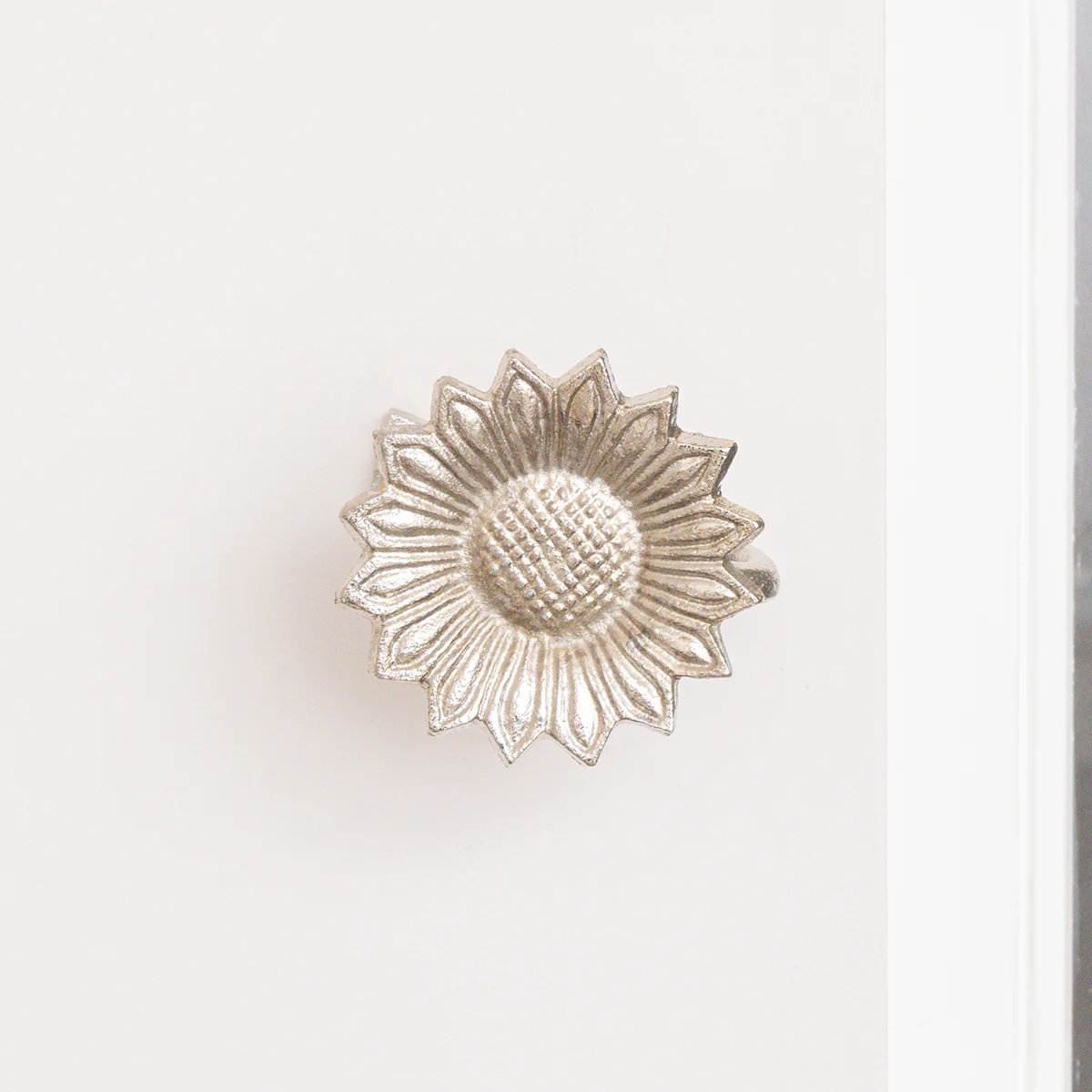 Set of 2 Silver Metal Sunflower Wall Mounted Tie Backs - Image 2