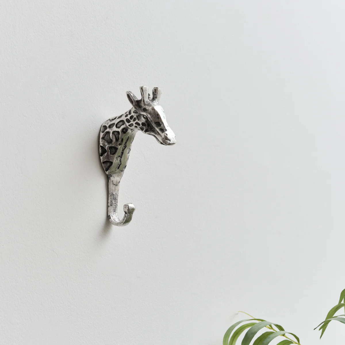 Set of 3 Silver Metal Giraffe Wall Hooks - Image 2