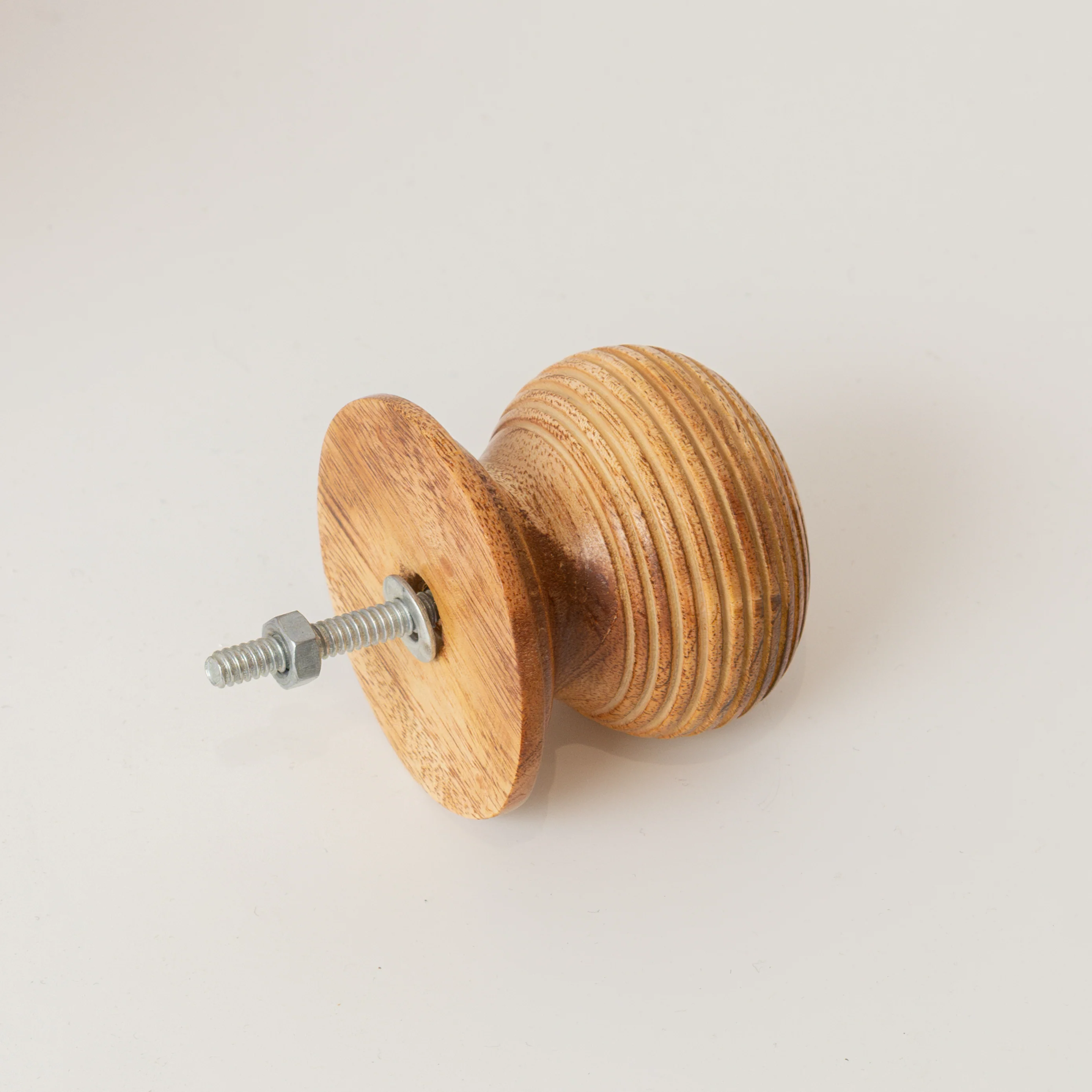 Set of 4 Large Wooden Swirl Drawer Knobs - Image 4