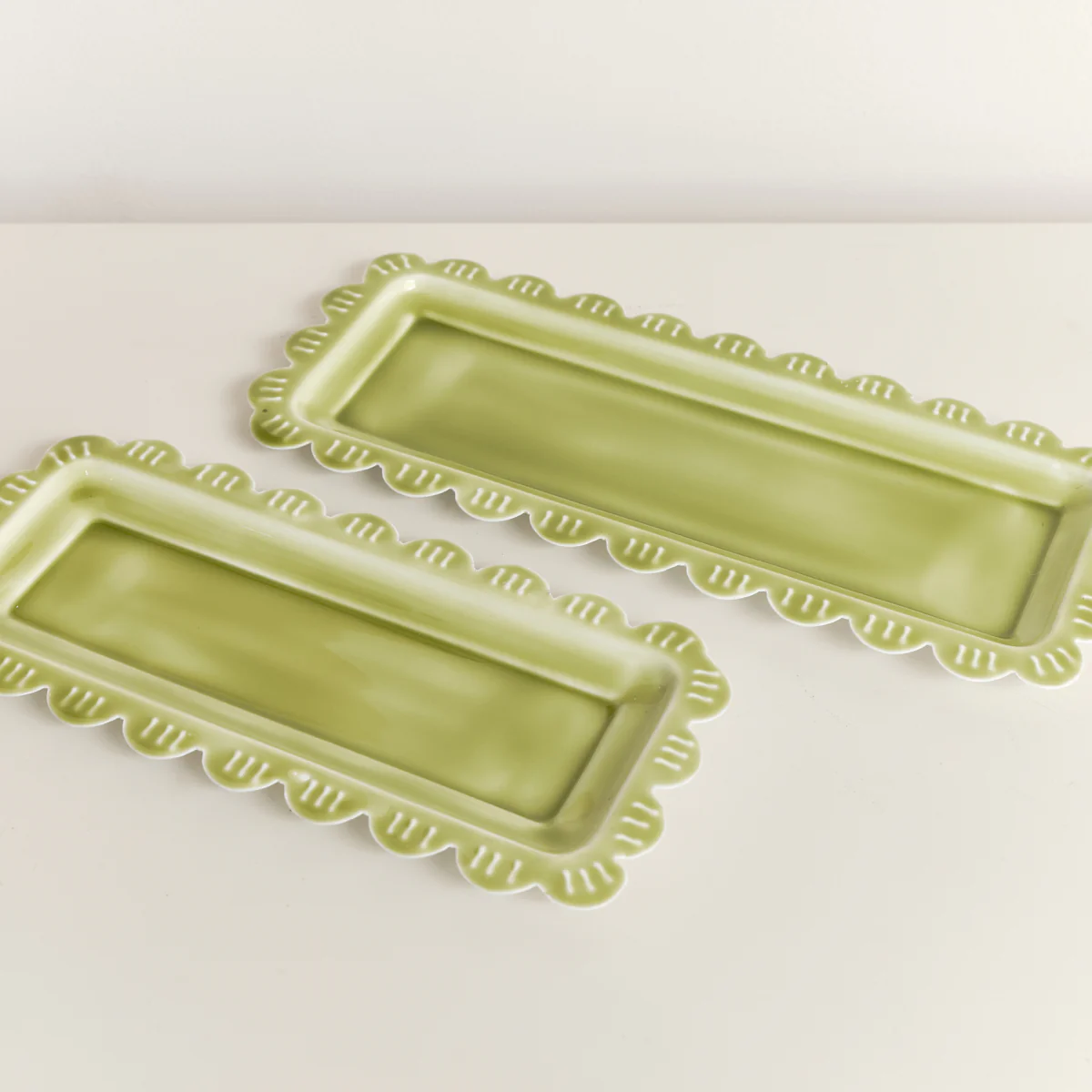 Small Green Enamel Embossed Scalloped Tray - Image 3