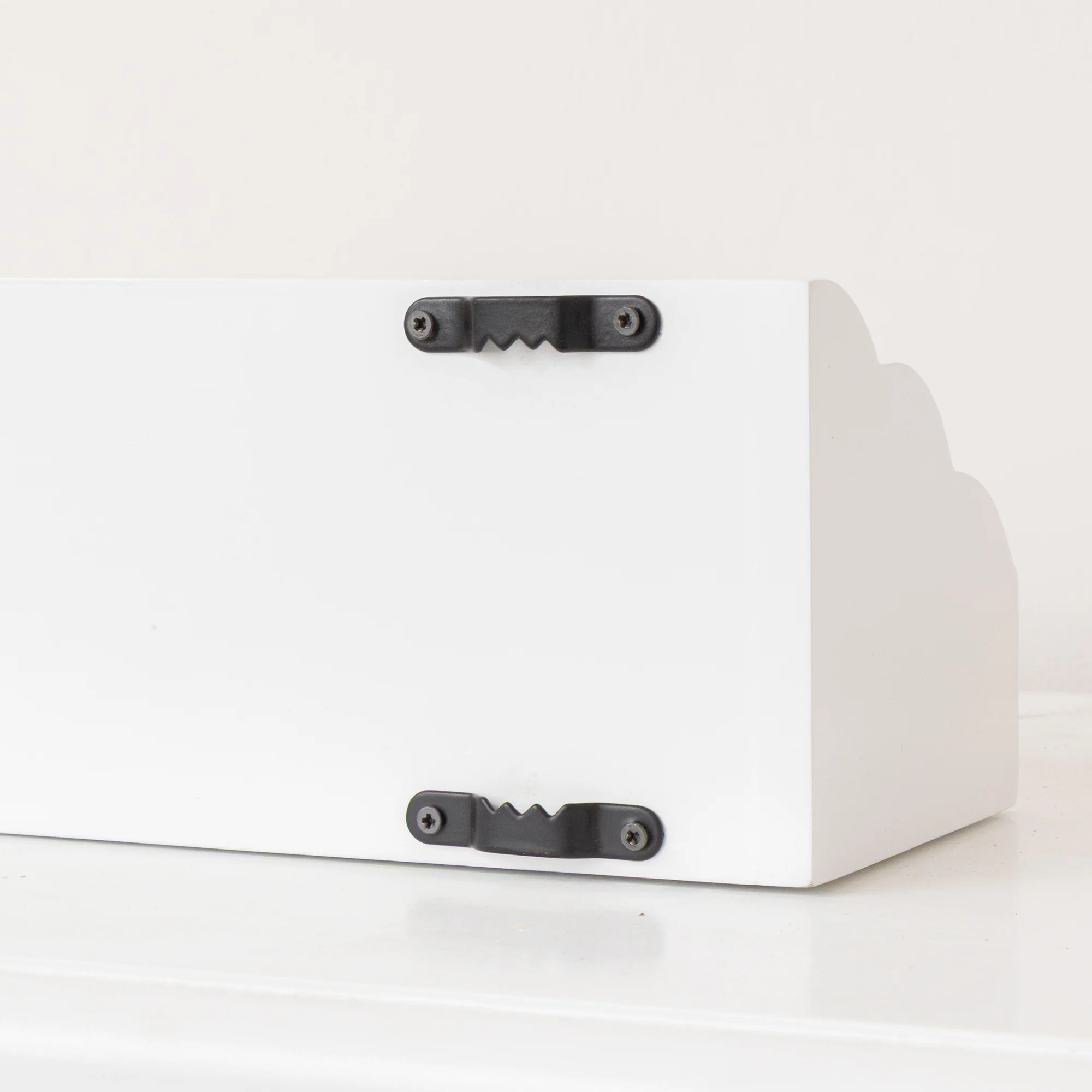Large White Scalloped Wall Storage Shelf - 61cm - Image 2