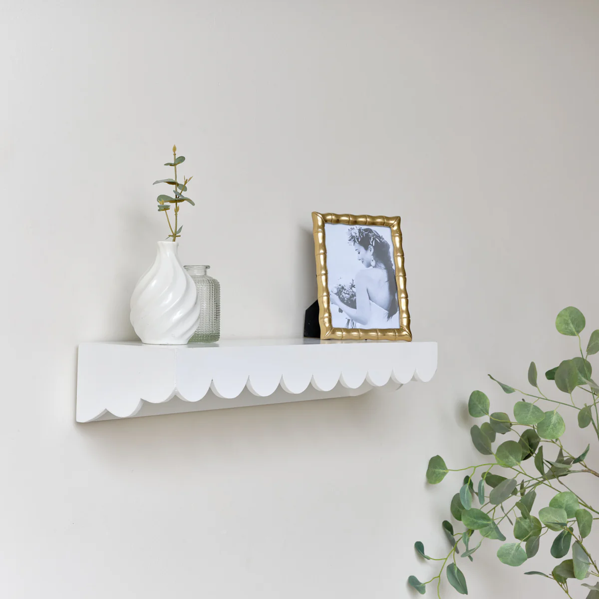 Large White Scalloped Wall Storage Shelf - 61cm - Image 3